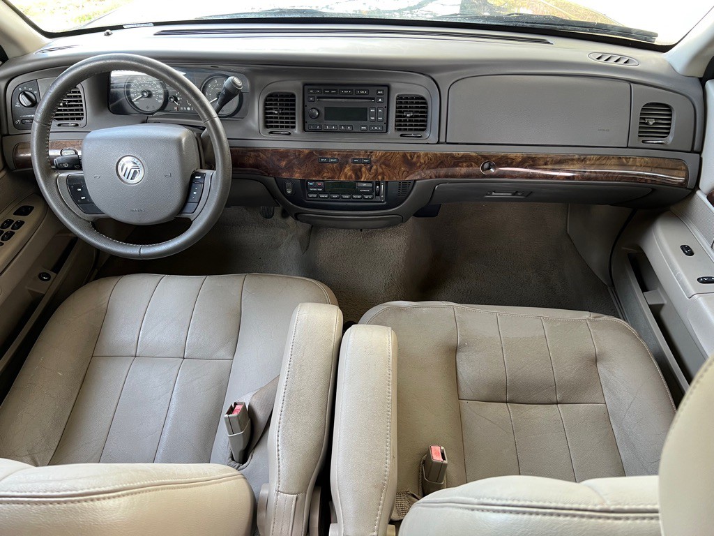 2007 Mercury Grand Marquis Image 22