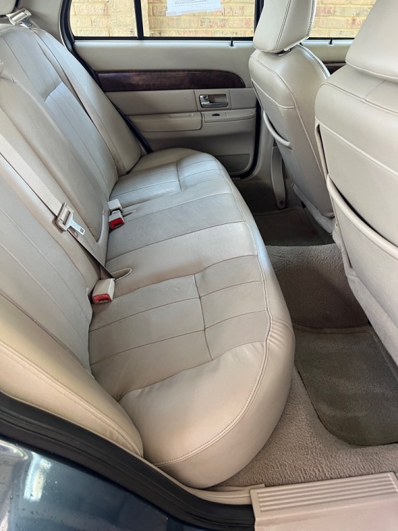 2007 Mercury Grand Marquis Image 29