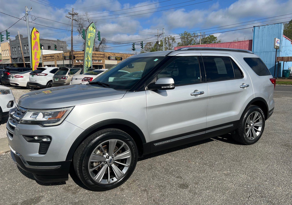 2018 Ford Explorer Image 1