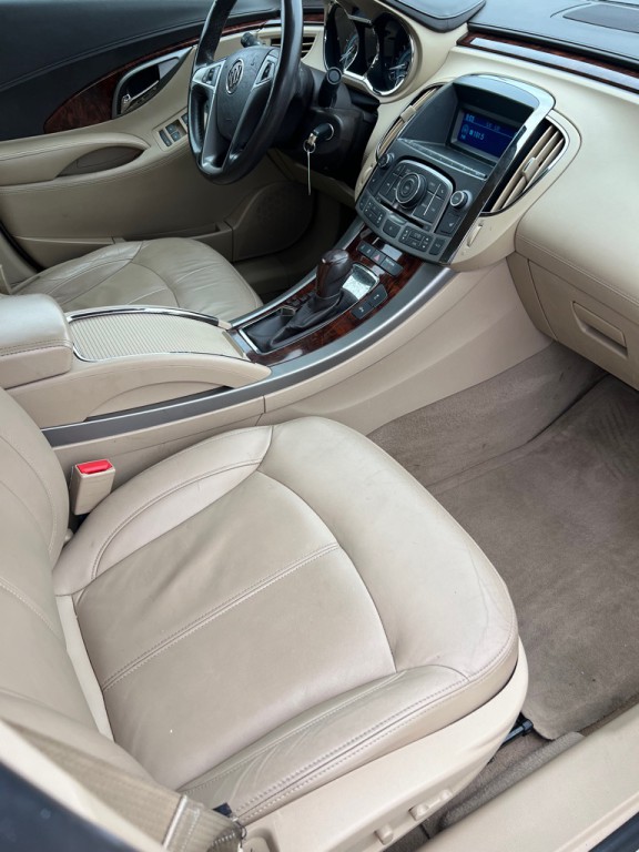 2012 Buick Lacrosse Image 25