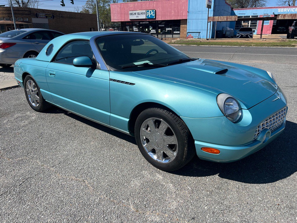 2002 Ford Thunderbird Image 9