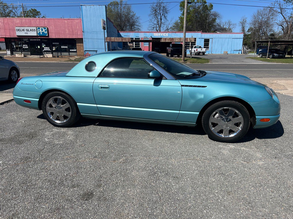 2002 Ford Thunderbird Image 11