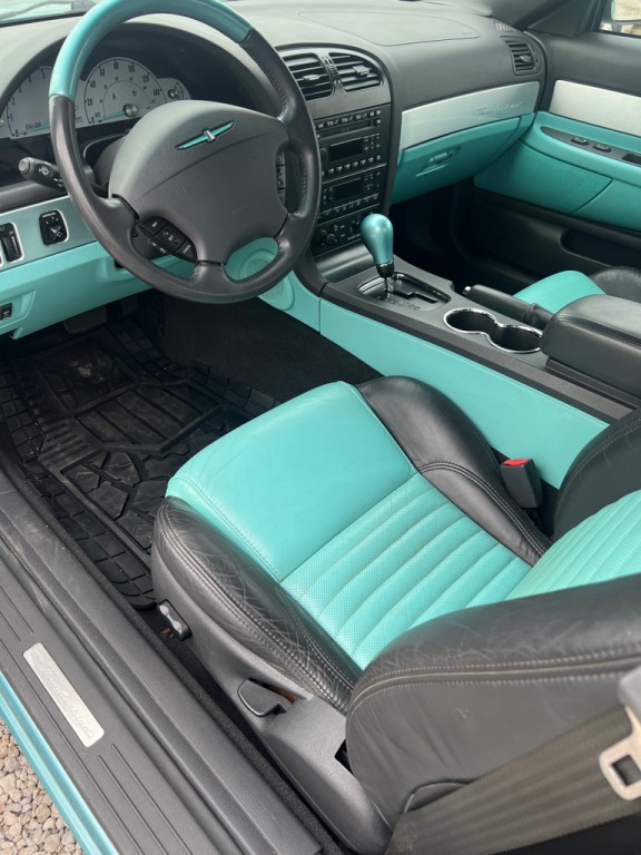 2002 Ford Thunderbird Image 17