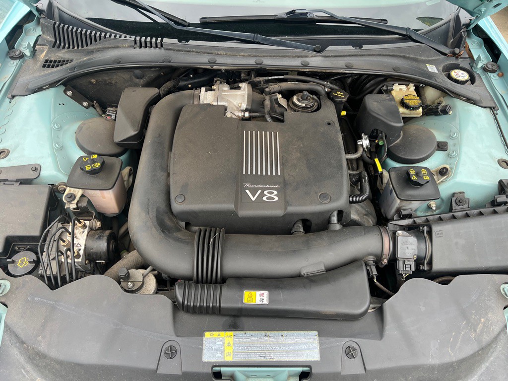 2002 Ford Thunderbird Image 22
