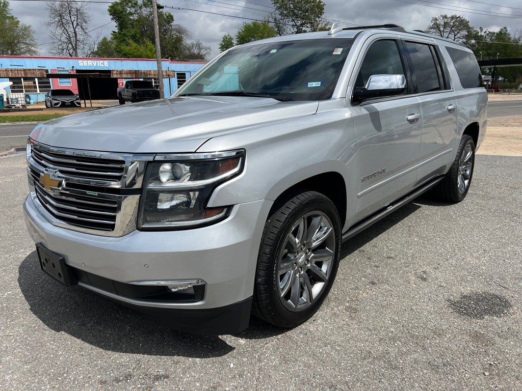 2018 Chevrolet Suburban Image 3