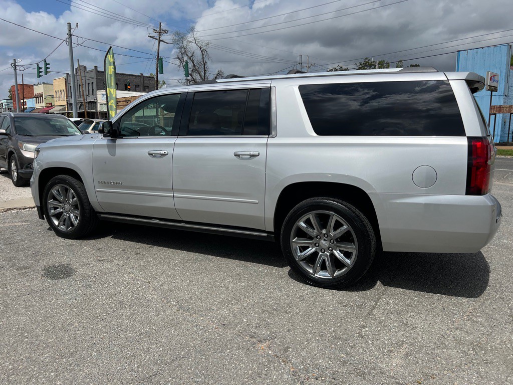 2018 Chevrolet Suburban Image 6