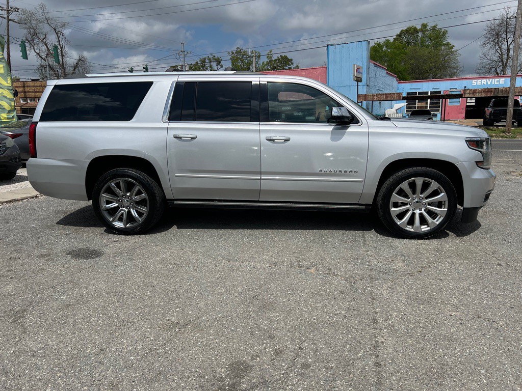 2018 Chevrolet Suburban Image 13