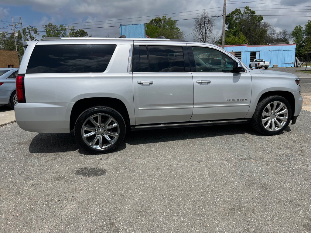 2018 Chevrolet Suburban Image 14