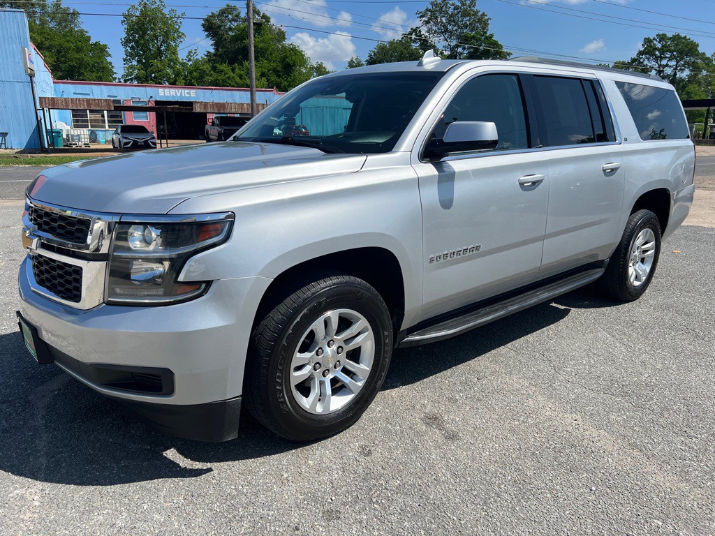 2017 Chevrolet Suburban Image 4