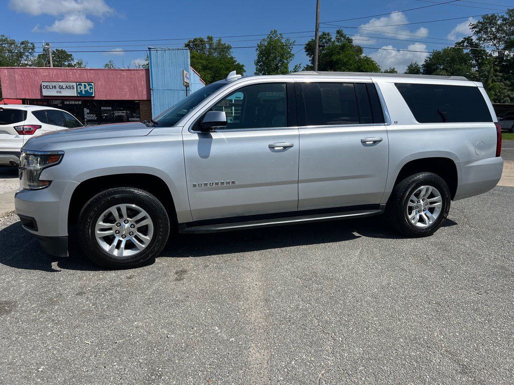 2017 Chevrolet Suburban Image 6