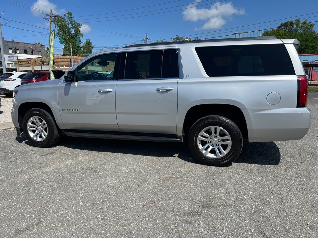 2017 Chevrolet Suburban Image 8