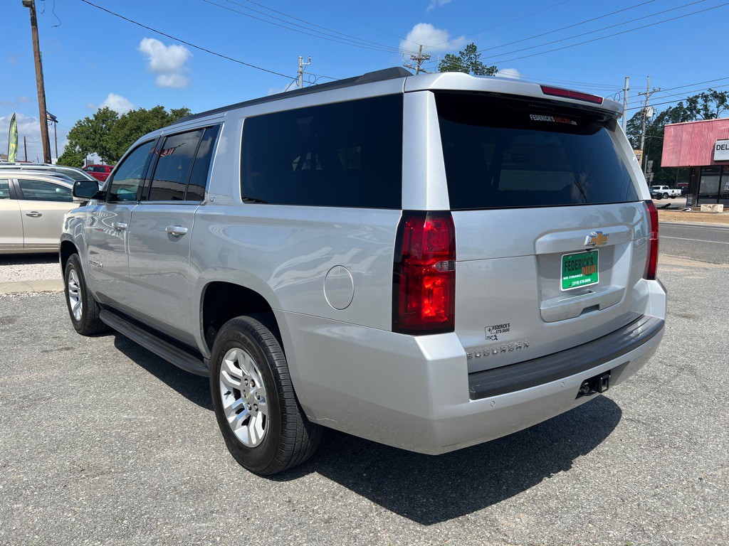 2017 Chevrolet Suburban Image 10