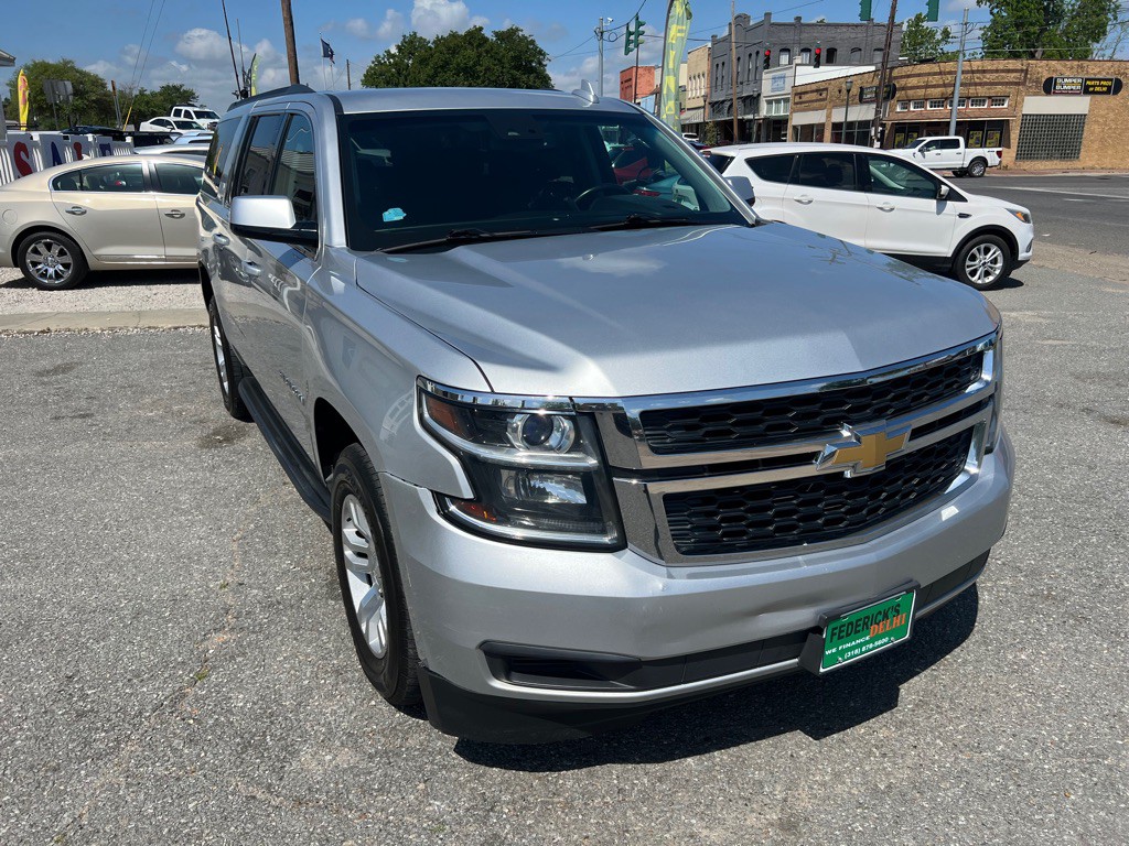 2017 Chevrolet Suburban Image 11