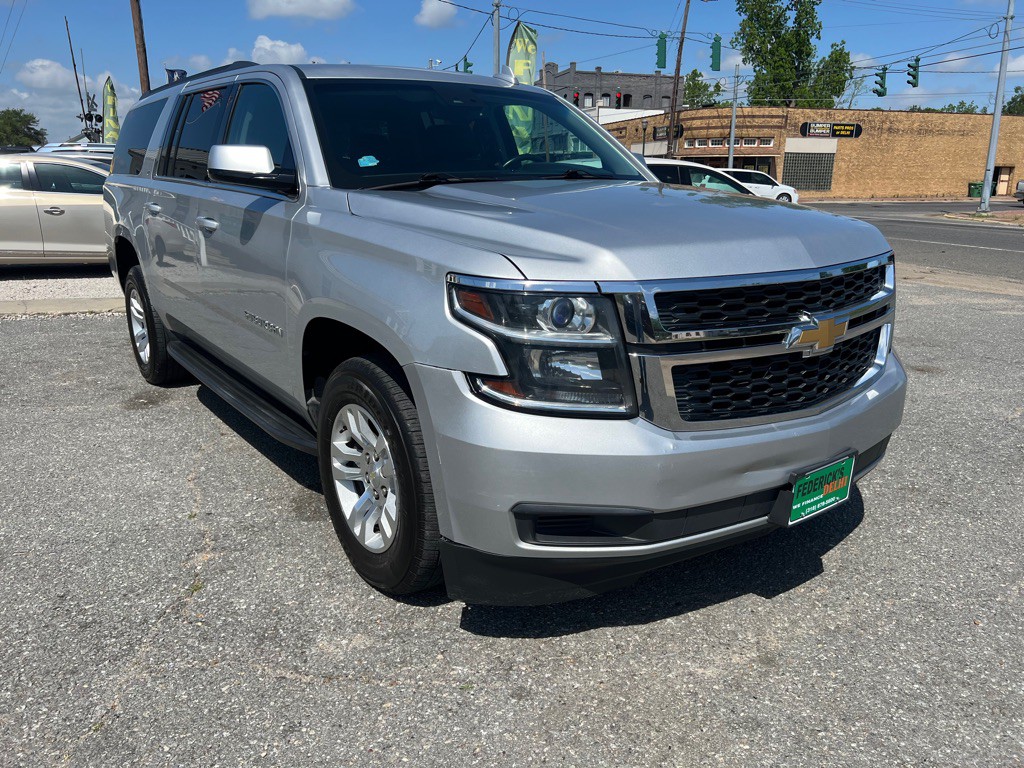 2017 Chevrolet Suburban Image 12