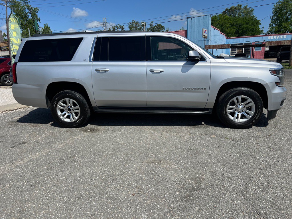 2017 Chevrolet Suburban Image 15