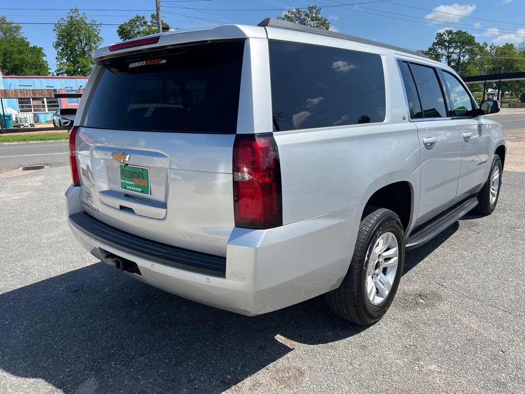 2017 Chevrolet Suburban Image 18