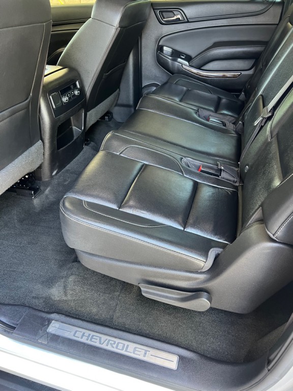 2017 Chevrolet Suburban Image 25