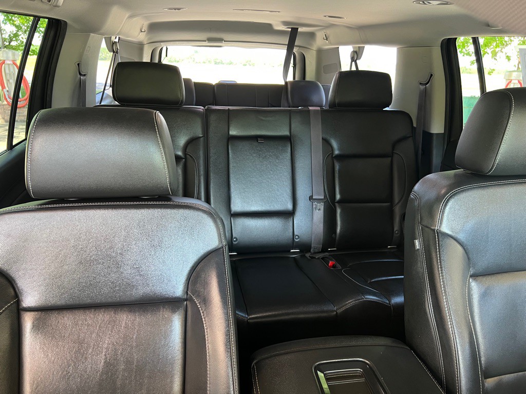 2017 Chevrolet Suburban Image 30