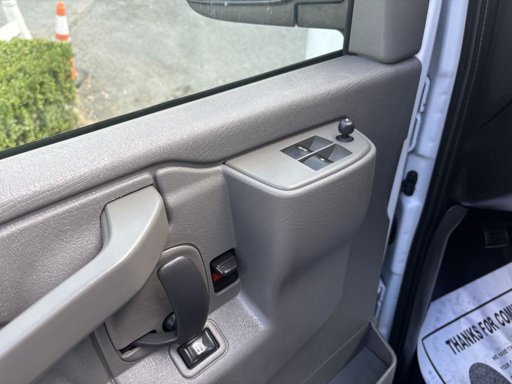 2019 Chevrolet Express Image 6