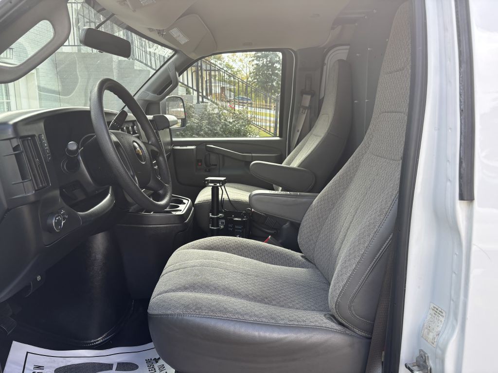 2019 Chevrolet Express Image 7
