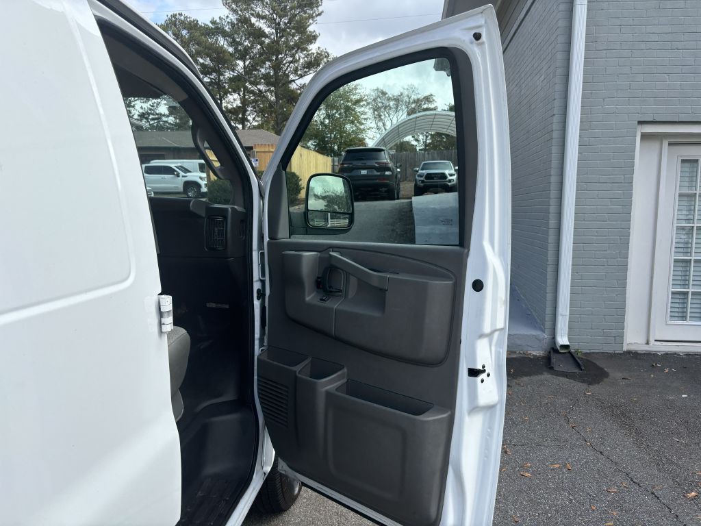 2019 Chevrolet Express Image 12