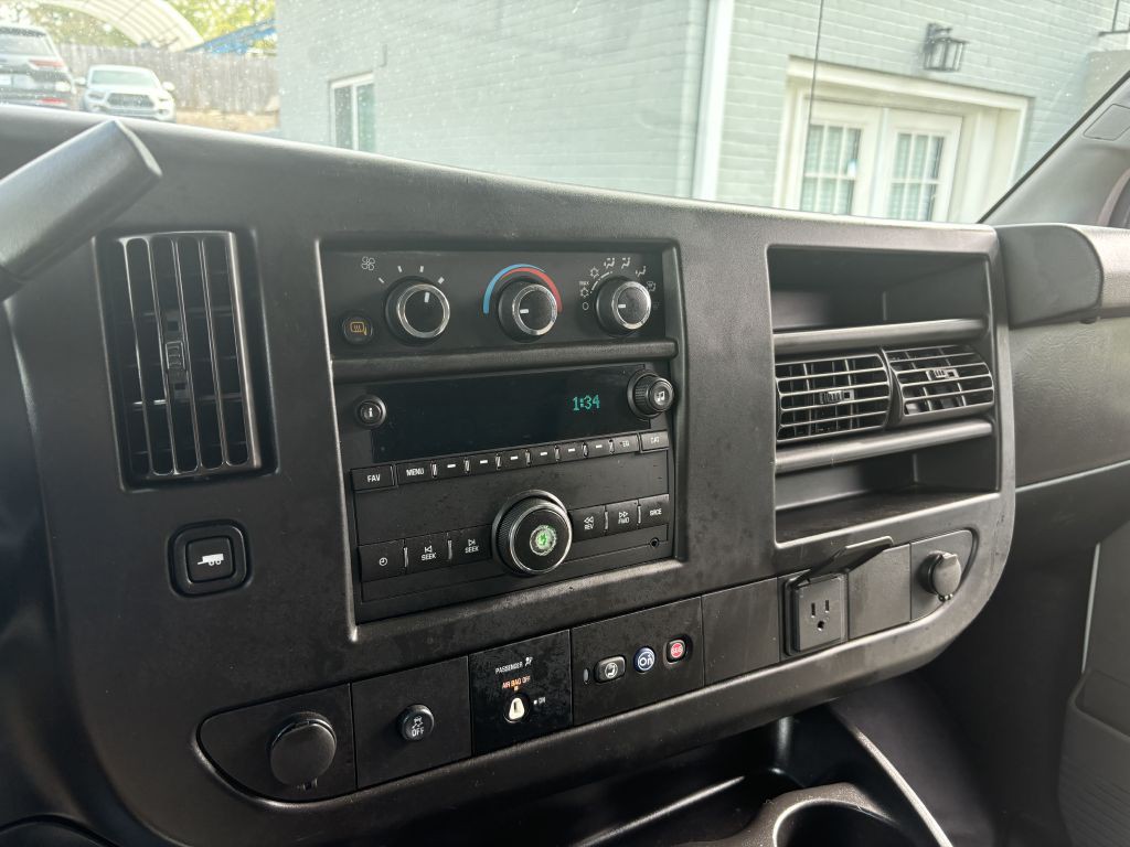 2019 Chevrolet Express Image 15