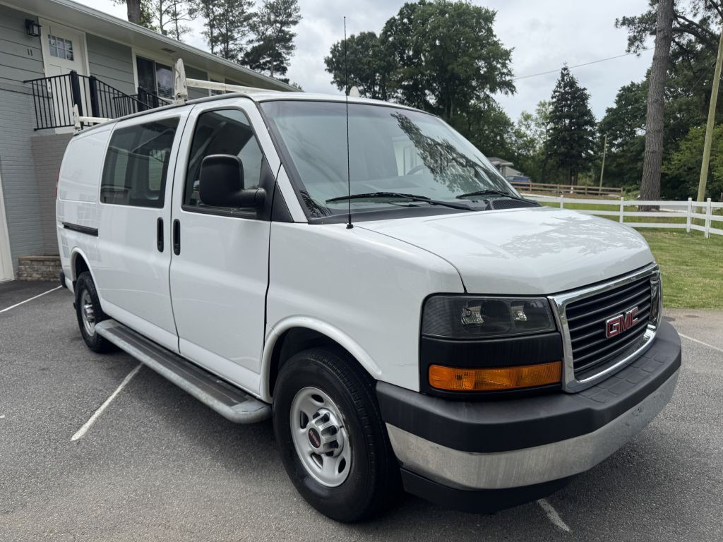 2017 GMC Savana Image 2
