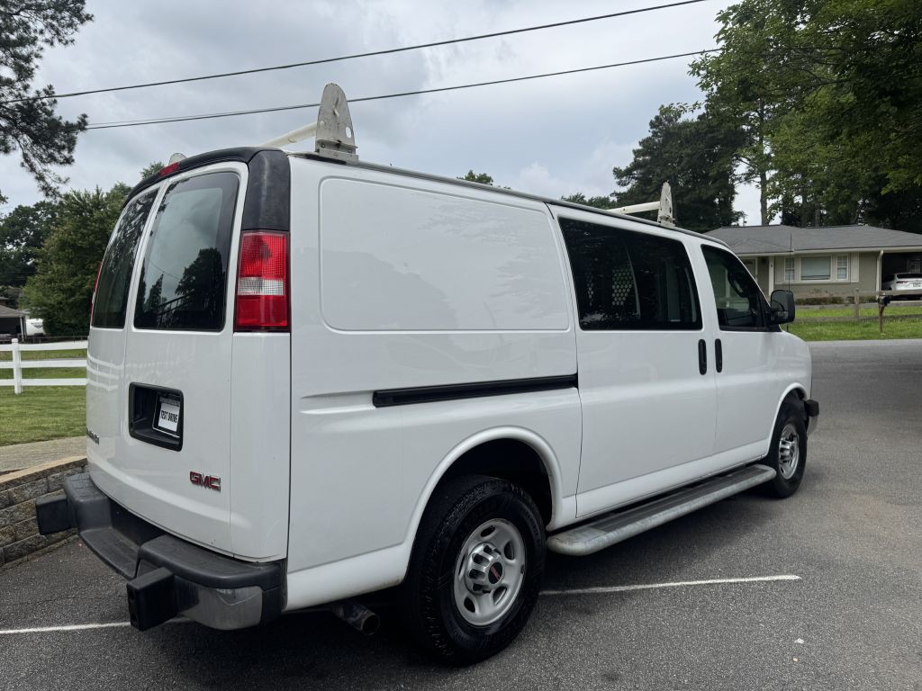 2017 GMC Savana Image 3