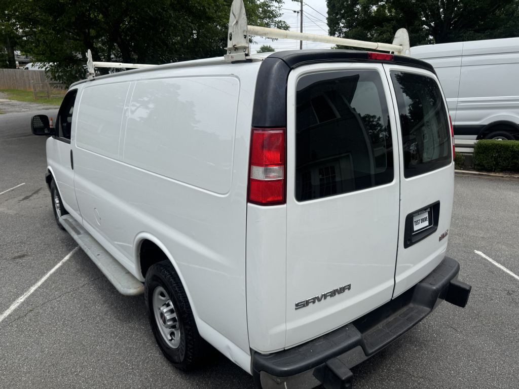 2017 GMC Savana Image 4