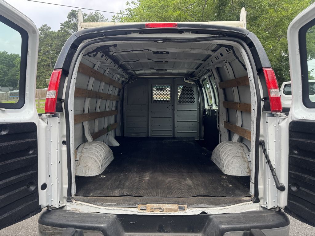 2017 GMC Savana Image 5