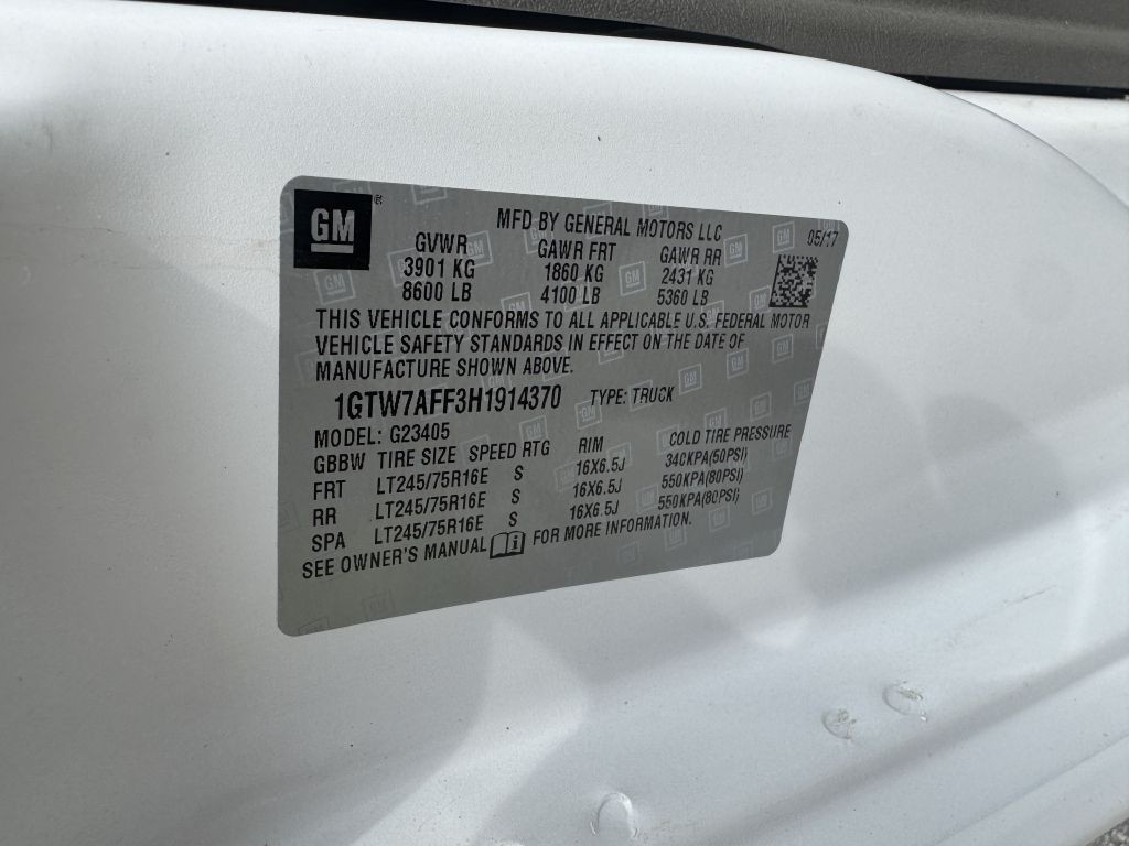 2017 GMC Savana Image 11