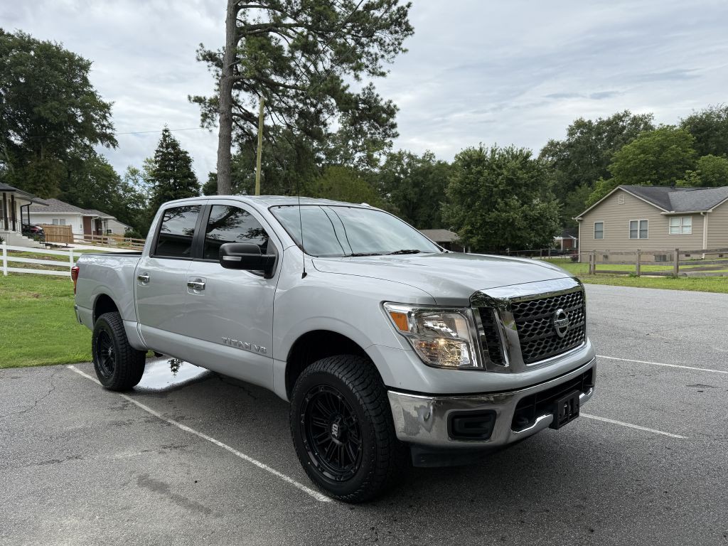 2018 Nissan Titan Image 3