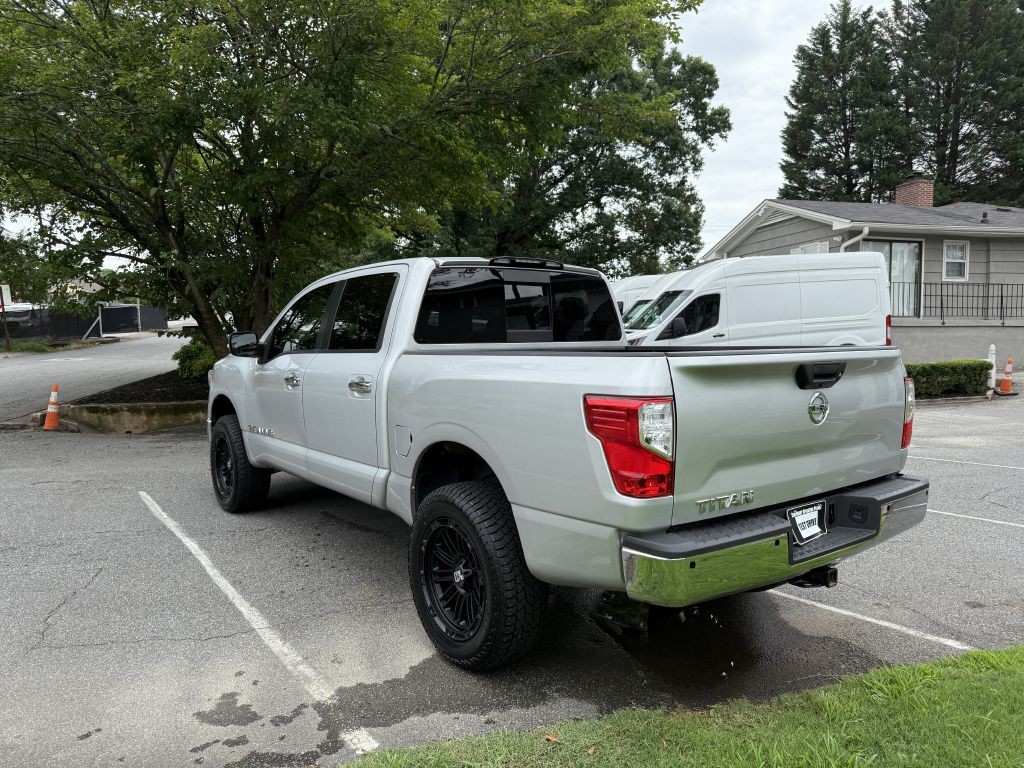 2018 Nissan Titan Image 5