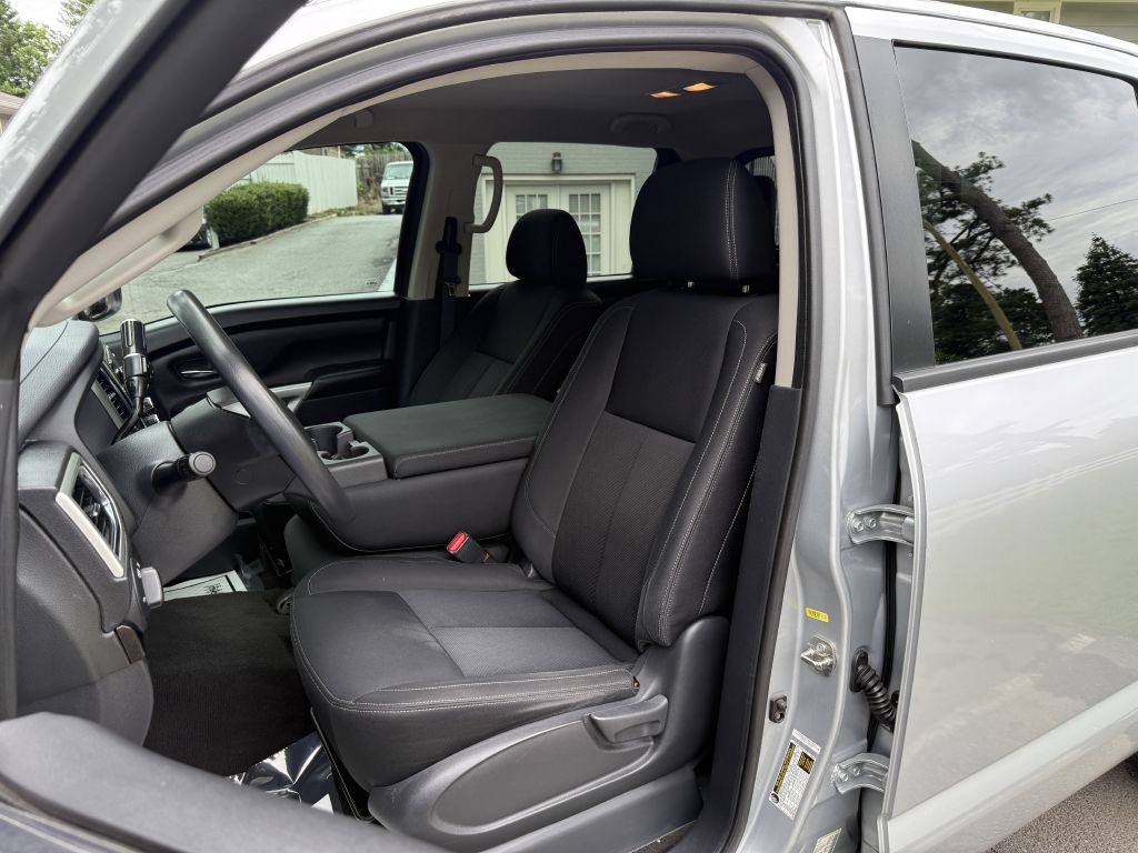 2018 Nissan Titan Image 7