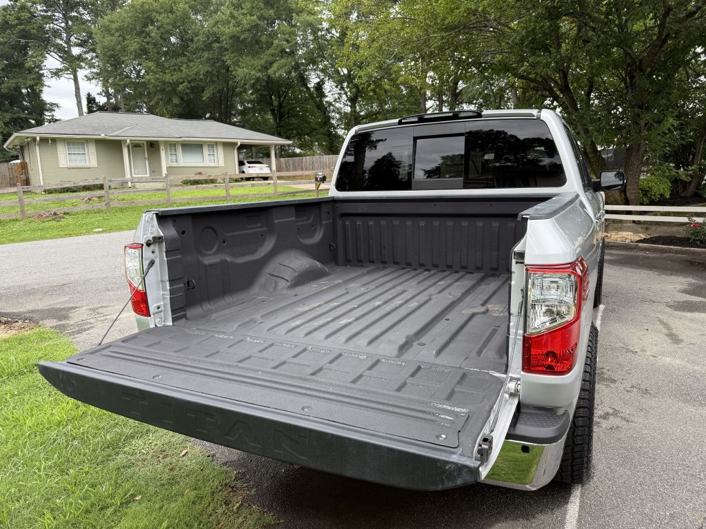 2018 Nissan Titan Image 10