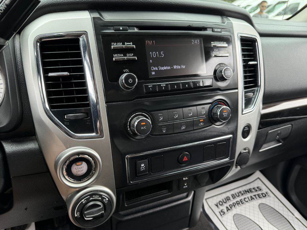 2018 Nissan Titan Image 18