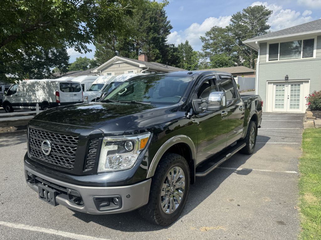 2018 Nissan Titan Image 2