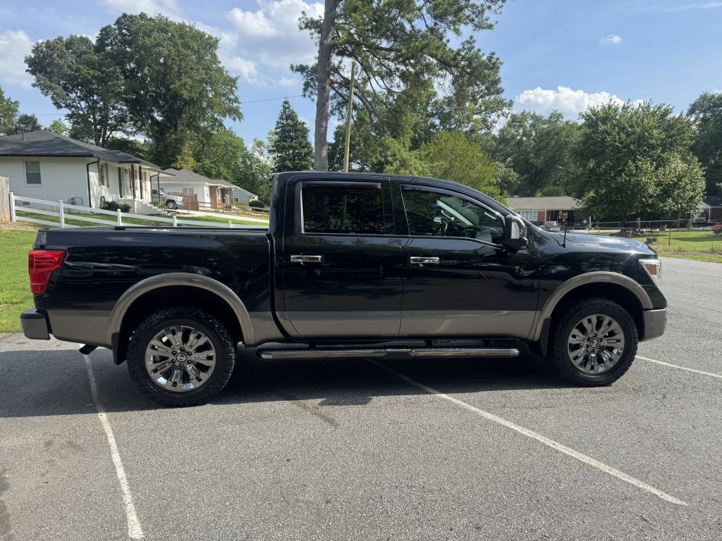 2018 Nissan Titan Image 5