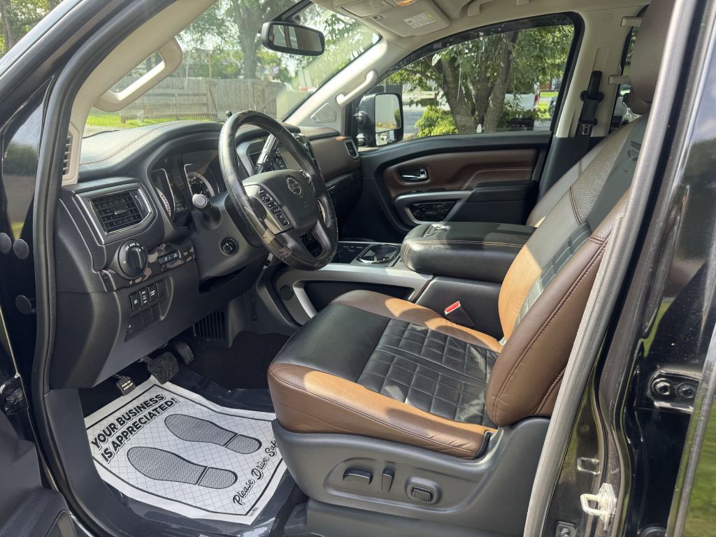 2018 Nissan Titan Image 7