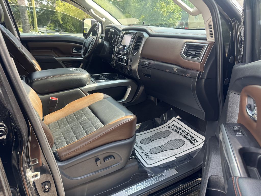 2018 Nissan Titan Image 10