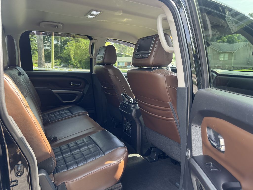 2018 Nissan Titan Image 11