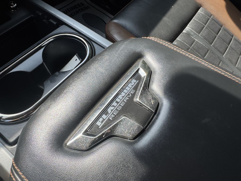 2018 Nissan Titan Image 17