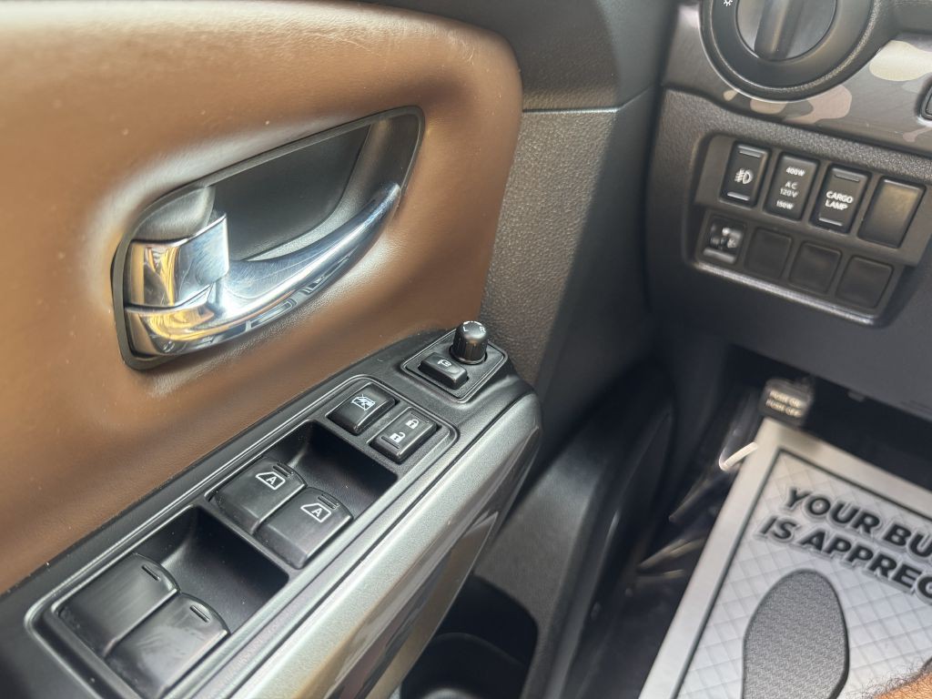 2018 Nissan Titan Image 20