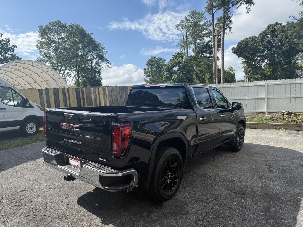 2025 GMC Sierra Image 3