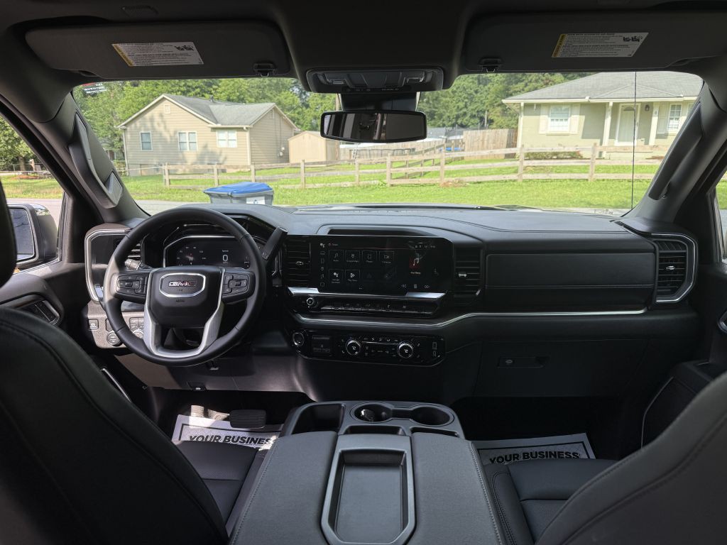 2025 GMC Sierra Image 12