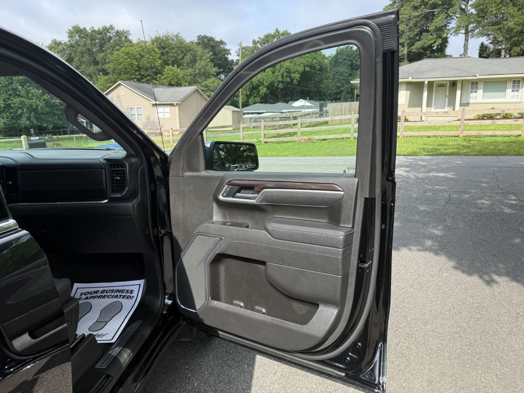 2025 GMC Sierra Image 15