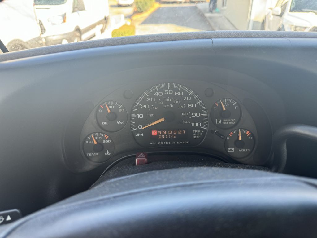 2002 GMC Savana Image 11