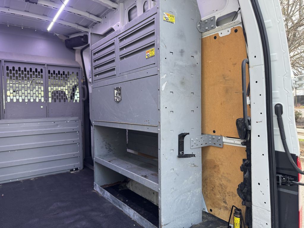 2017 Nissan NV Image 5