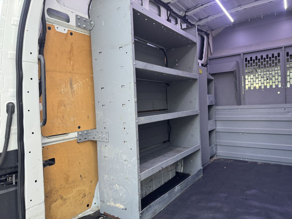 2017 Nissan NV Image 6