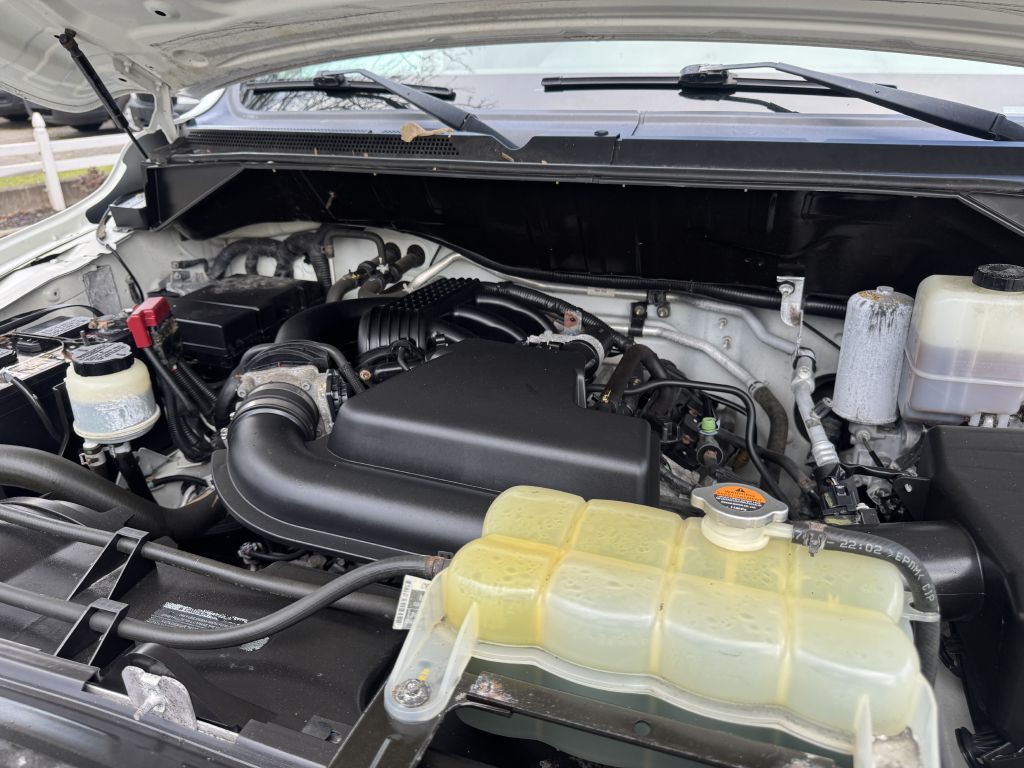 2017 Nissan NV Image 21